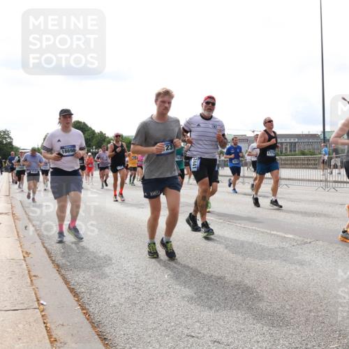 29.06.2025 - hella hamburg halbmarathon Lena Gebhardt http://msf.ph/oto/8429552 29.06.2025 10:19:45 Lombardsbrücke 18698, 170, 23, 7836, 4570, 17714, 1841, 1110, 1115, 1145, 1154, 1332, 1534, 1708, 2017, 2357, 2405, 2441, 2589, 2795, 2812, 2895, 2918, 2993, 2995, 3446, 3678, 4108, 4110, 4170, 4539, 4562, 4570, 4722, 4979, 5035, 5123, 5251, 5397, 5449, 5849, 5878, 6444, 6542, 6796, 6797, 6872, 6874, 6939, 7137, 7143, 7248, 7249, 7519, 7808, 7836, 7917, 8146, 8427, 8537, 8575, 9856, 10039, 10124, 10129, 10349, 10540, 10594, 10622, 11028, 11036 meine-sportfotos.de