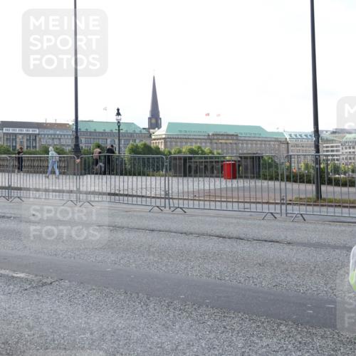 29.06.2025 - hella hamburg halbmarathon Lena Gebhardt http://msf.ph/oto/8429675 29.06.2025 09:44:33 Lombardsbrücke 12337, 1065, 1122, 2021, 2879, 3075, 3845, 3968, 4678, 5308, 5344, 7231, 7349, 7793, 8473, 8731, 8975, 9047, 9079, 10106, 10173, 10222, 10655, 10790, 11877, 12337, 12369, 13606, 13779, 14828, 15268, 15576, 15583, 15655, 15880, 16118, 16736, 17258, 17354, 18567, 18699, 19114 meine-sportfotos.de