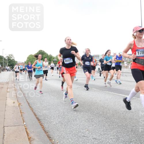 29.06.2025 - hella hamburg halbmarathon Lena Gebhardt http://msf.ph/oto/8429753 29.06.2025 10:54:05 Lombardsbrücke 3557, 9503, 18348, 9019, 1789, 1017, 1263, 1687, 1744, 1753, 1762, 1779, 1789, 1822, 2079, 2372, 2600, 2761, 2854, 3055, 3079, 3187, 3188, 3249, 3364, 3465, 3467, 3557, 4323, 4685, 4720, 4801, 4838, 5157, 5309, 5430, 5514, 5804, 5817, 5856, 5898, 5964, 6039, 6192, 6273, 6468, 6583, 6913, 6987, 6988, 6996, 7039, 7498, 7614, 7670, 7874, 7890, 7946, 8801, 8803, 8867, 8924, 9138, 9203, 9503, 9531, 9572, 9771, 10207, 11354, 11390, 11785 meine-sportfotos.de