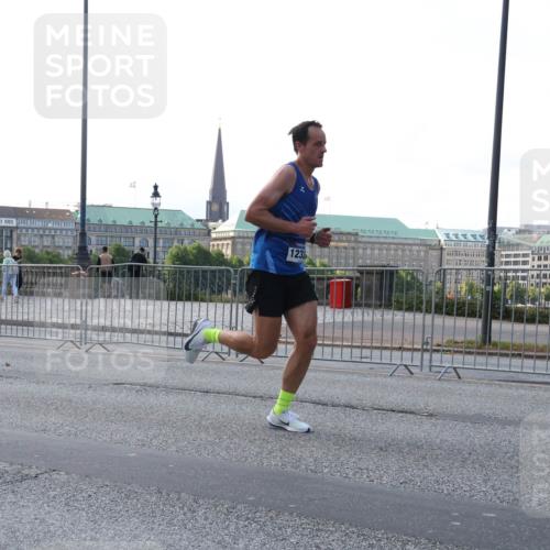 29.06.2025 - hella hamburg halbmarathon Lena Gebhardt http://msf.ph/oto/8429764 29.06.2025 09:44:34 Lombardsbrücke 1235, 1065, 1122, 2021, 2879, 3075, 3845, 3968, 4678, 5344, 7231, 7349, 7793, 8473, 8731, 8975, 9047, 9079, 10106, 10173, 10655, 10790, 11877, 12337, 12369, 13606, 13779, 14828, 15268, 15576, 15583, 15655, 15880, 16118, 16736, 17258, 17354, 18567, 18699, 19114 meine-sportfotos.de