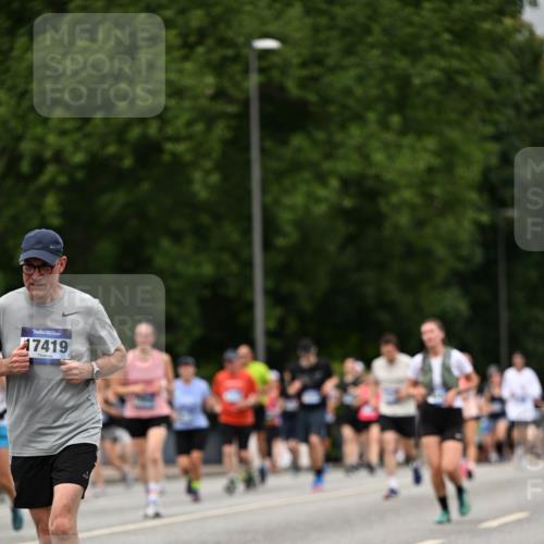 29.06.2025 - hella hamburg halbmarathon Dr. Thomas Lammeyer http://msf.ph/oto/8429776 29.06.2025 10:51:42 Kennedybrücke 1555, 1593, 2162, 2211, 2500, 2537, 2556, 2981, 3277, 3339, 3823, 4325, 4342, 5700, 5895, 6995, 7827, 7960, 8131, 8541, 9092, 9557, 9743, 9758, 10511, 11276, 11378 meine-sportfotos.de