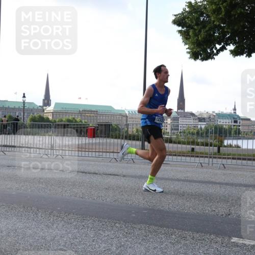 29.06.2025 - hella hamburg halbmarathon Lena Gebhardt http://msf.ph/oto/8429812 29.06.2025 09:44:34 Lombardsbrücke 5999, 1233, 1065, 1122, 2021, 2879, 3075, 3845, 3968, 4678, 5344, 7231, 7349, 7793, 8473, 8731, 8975, 9047, 9079, 10106, 10173, 10655, 10790, 11877, 12337, 12369, 13606, 13779, 14828, 15268, 15576, 15583, 15655, 15880, 16118, 16736, 17258, 17354, 18567, 18699, 19114 meine-sportfotos.de