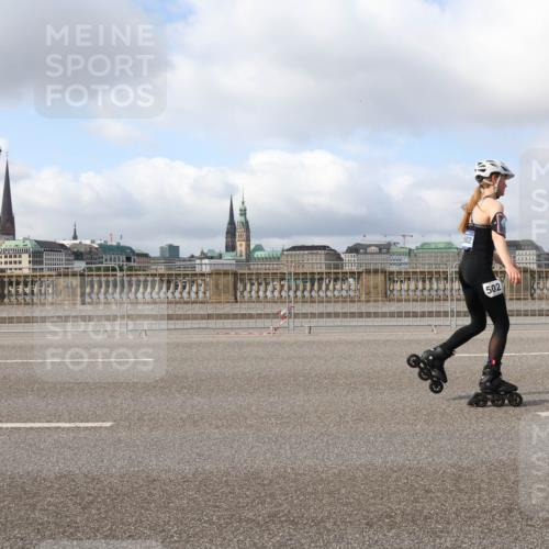 29.06.2025 - hella hamburg halbmarathon Lena Gebhardt http://msf.ph/oto/8429815 29.06.2025 08:59:44 Lombardsbrücke 502 meine-sportfotos.de