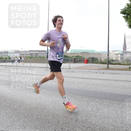 29.06.2025 - hella hamburg halbmarathon Lena Gebhardt http://msf.ph/oto/8429819 29.06.2025 10:07:24 Lombardsbrücke 10700, 4550, 1893, 2032, 2136, 3922, 4262, 4502, 4550, 5242, 5845, 5899, 6196, 6517, 6518, 6707, 6713, 6715, 6833, 7019, 7503, 8744, 9338, 9967, 10212, 10283, 10700, 11758, 12378, 12550, 15051, 15673, 16554, 17062, 17895, 18218, 18316, 18721, 19134 meine-sportfotos.de