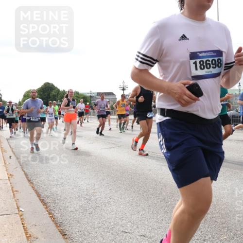 29.06.2025 - hella hamburg halbmarathon Lena Gebhardt http://msf.ph/oto/8429820 29.06.2025 10:19:47 Lombardsbrücke 6444, 3678, 1761, 18698, 1110, 1115, 1145, 1154, 1332, 1534, 1708, 2017, 2064, 2357, 2405, 2441, 2589, 2795, 2812, 2895, 2918, 2993, 2995, 3278, 3446, 3678, 4108, 4110, 4170, 4539, 4562, 4570, 4722, 4979, 5035, 5123, 5251, 5397, 5449, 5849, 5878, 6444, 6796, 6797, 6872, 6874, 6939, 7137, 7143, 7248, 7249, 7519, 7808, 7836, 7917, 8146, 8387, 8427, 8537, 8575, 8738, 9856, 10039, 10349, 10540, 10594, 10622, 10701, 11028, 11036 meine-sportfotos.de