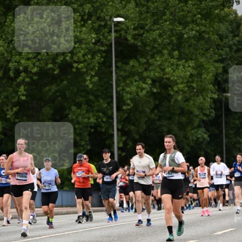 29.06.2025 - hella hamburg halbmarathon Dr. Thomas Lammeyer http://msf.ph/oto/8429836 29.06.2025 10:51:43 Kennedybrücke 1555, 1593, 1618, 2162, 2211, 2500, 2556, 2981, 3277, 3339, 3823, 4325, 4342, 5700, 5895, 6995, 7240, 7827, 7960, 8131, 8541, 9092, 9743, 9758, 10511, 11276, 11378 meine-sportfotos.de