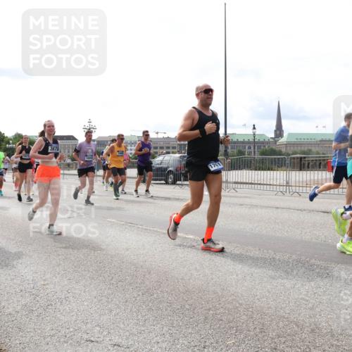29.06.2025 - hella hamburg halbmarathon Lena Gebhardt http://msf.ph/oto/8429938 29.06.2025 10:19:47 Lombardsbrücke 1534, 6444, 5878, 3678, 10594, 2405, 1761, 7836, 1110, 1115, 1145, 1154, 1332, 1534, 1708, 2017, 2064, 2357, 2405, 2441, 2589, 2795, 2812, 2895, 2918, 2993, 2995, 3278, 3446, 3678, 4108, 4110, 4170, 4539, 4562, 4570, 4722, 4979, 5035, 5123, 5251, 5397, 5449, 5849, 5878, 6444, 6796, 6797, 6872, 6874, 6939, 7137, 7143, 7248, 7249, 7519, 7808, 7836, 7917, 8146, 8387, 8427, 8537, 8575, 8738, 9856, 10039, 10349, 10540, 10594, 10622, 10701, 11028, 11036 meine-sportfotos.de
