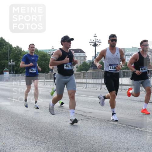 29.06.2025 - hella hamburg halbmarathon Lena Gebhardt http://msf.ph/oto/8429951 29.06.2025 09:44:36 Lombardsbrücke 15268, 202, 3845, 4678, 1236, 18567, 1065, 1122, 2021, 2879, 3075, 3845, 3968, 4678, 5344, 7231, 7349, 7793, 8473, 8731, 8975, 9047, 9079, 10106, 10156, 10173, 10655, 10790, 11877, 12287, 12337, 12369, 13779, 13956, 14828, 15268, 15576, 15583, 15655, 15880, 16118, 16736, 17258, 17354, 18567, 18699, 19114 meine-sportfotos.de