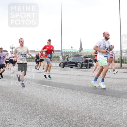 29.06.2025 - hella hamburg halbmarathon Lena Gebhardt http://msf.ph/oto/8430060 29.06.2025 10:54:08 Lombardsbrücke 11769, 5804, 3249, 9138, 12611, 12283, 1435, 3079, 1017, 1263, 1687, 1744, 1753, 1762, 1779, 1789, 1822, 1949, 2079, 2372, 2600, 2761, 2854, 3055, 3079, 3187, 3188, 3249, 3364, 3465, 3467, 3557, 4323, 4685, 4720, 4801, 4838, 5157, 5309, 5430, 5514, 5804, 5817, 5856, 5898, 5964, 6039, 6192, 6273, 6468, 6583, 6987, 6988, 7039, 7498, 7614, 7670, 7874, 7946, 8801, 8803, 8867, 8924, 9130, 9138, 9203, 9503, 9531, 9572, 9771, 10207, 11354, 11390, 11785 meine-sportfotos.de