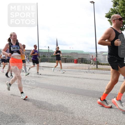 29.06.2025 - hella hamburg halbmarathon Lena Gebhardt http://msf.ph/oto/8430072 29.06.2025 10:19:48 Lombardsbrücke 6444, 3678, 1110, 1115, 1145, 1154, 1332, 1534, 1708, 2017, 2064, 2357, 2405, 2441, 2589, 2795, 2812, 2895, 2918, 2993, 2995, 3278, 3446, 3678, 4108, 4110, 4170, 4539, 4562, 4570, 4722, 4979, 5035, 5123, 5251, 5397, 5449, 5849, 5878, 6444, 6796, 6797, 6872, 6874, 6939, 7137, 7143, 7248, 7249, 7519, 7808, 7836, 7917, 8146, 8387, 8427, 8537, 8575, 8738, 9856, 10349, 10540, 10594, 10622, 10701, 11028, 11036 meine-sportfotos.de