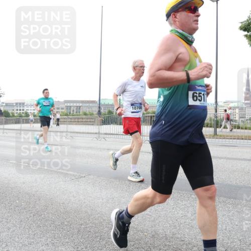 29.06.2025 - hella hamburg halbmarathon Lena Gebhardt http://msf.ph/oto/8430099 29.06.2025 10:07:26 Lombardsbrücke 6518, 18218, 15673, 10700, 651, 1173, 1893, 2032, 2136, 2190, 3922, 4262, 4502, 4550, 5242, 5899, 6196, 6517, 6518, 6707, 6713, 6715, 6833, 7019, 7503, 8744, 9338, 9967, 10212, 10283, 10700, 11758, 12378, 12550, 15051, 15673, 16241, 17062, 17895, 18218, 18316, 18721, 19134 meine-sportfotos.de