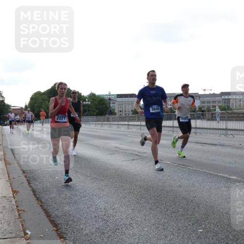 29.06.2025 - hella hamburg halbmarathon Lena Gebhardt http://msf.ph/oto/8430103 29.06.2025 09:44:37 Lombardsbrücke 2021, 3845, 15583, 1065, 1122, 2021, 2879, 3075, 3845, 3968, 4678, 5344, 5367, 7231, 7349, 7793, 8473, 8731, 8975, 9079, 10106, 10156, 10173, 10655, 10790, 11877, 12287, 12337, 12369, 13779, 13956, 14828, 15268, 15576, 15583, 15655, 15880, 16118, 16377, 16736, 17258, 17354, 18567, 18699, 19114 meine-sportfotos.de