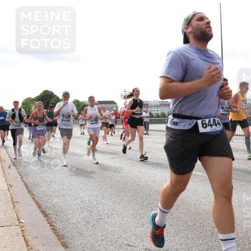 29.06.2025 - hella hamburg halbmarathon Lena Gebhardt http://msf.ph/oto/8430143 29.06.2025 10:19:49 Lombardsbrücke 1534, 14054, 6797, 6796, 6, 8, 6444, 10594, 2405, 1110, 1115, 1145, 1154, 1332, 1534, 1708, 2017, 2064, 2357, 2405, 2441, 2795, 2812, 2895, 2918, 2993, 2995, 3278, 3446, 3678, 4108, 4110, 4170, 4539, 4562, 4570, 4722, 4979, 5035, 5123, 5251, 5397, 5449, 5849, 5878, 6444, 6796, 6797, 6872, 6874, 6939, 7137, 7143, 7248, 7249, 7519, 7808, 7836, 7917, 8146, 8387, 8427, 8537, 8575, 8738, 9856, 10349, 10540, 10550, 10594, 10622, 10701, 11028, 11036 meine-sportfotos.de
