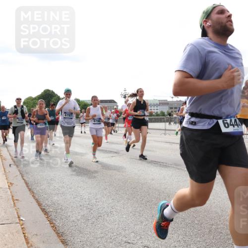 29.06.2025 - hella hamburg halbmarathon Lena Gebhardt http://msf.ph/oto/8430157 29.06.2025 10:19:49 Lombardsbrücke 1534, 14054, 6797, 6796, 1532, 644, 1110, 1115, 1145, 1154, 1332, 1534, 1708, 2017, 2064, 2357, 2405, 2441, 2795, 2812, 2895, 2918, 2993, 2995, 3278, 3446, 3678, 4108, 4110, 4170, 4539, 4562, 4570, 4722, 4979, 5035, 5123, 5251, 5397, 5449, 5849, 5878, 6444, 6796, 6797, 6872, 6874, 6939, 7137, 7143, 7248, 7249, 7519, 7808, 7836, 7917, 8146, 8387, 8427, 8537, 8575, 8738, 9856, 10349, 10540, 10550, 10594, 10622, 10701, 11028, 11036 meine-sportfotos.de