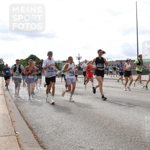29.06.2025 - hella hamburg halbmarathon Lena Gebhardt http://msf.ph/oto/8430175 29.06.2025 10:19:49 Lombardsbrücke 1534, 14054, 6797, 679, 2405, 10594, 5878, 1110, 1115, 1145, 1154, 1332, 1534, 1708, 2017, 2064, 2357, 2405, 2441, 2795, 2812, 2895, 2918, 2993, 2995, 3278, 3446, 3678, 4108, 4110, 4170, 4539, 4562, 4570, 4722, 4979, 5035, 5123, 5251, 5397, 5449, 5849, 5878, 6444, 6796, 6797, 6872, 6874, 6939, 7137, 7143, 7248, 7249, 7519, 7808, 7836, 7917, 8146, 8387, 8427, 8537, 8575, 8738, 9856, 10349, 10540, 10550, 10594, 10622, 10701, 11028, 11036 meine-sportfotos.de