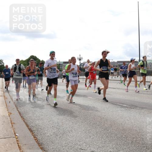 29.06.2025 - hella hamburg halbmarathon Lena Gebhardt http://msf.ph/oto/8430197 29.06.2025 10:19:49 Lombardsbrücke 11999, 1534, 14054, 6797, 6796, 5878, 2405, 1110, 1115, 1145, 1154, 1332, 1534, 1708, 2017, 2064, 2357, 2405, 2441, 2795, 2812, 2895, 2918, 2993, 2995, 3278, 3446, 3678, 4108, 4110, 4170, 4539, 4562, 4570, 4722, 4979, 5035, 5123, 5251, 5397, 5449, 5849, 5878, 6444, 6796, 6797, 6872, 6874, 6939, 7137, 7143, 7248, 7249, 7519, 7808, 7836, 7917, 8146, 8387, 8427, 8537, 8575, 8738, 9856, 10349, 10540, 10550, 10594, 10622, 10701, 11028, 11036 meine-sportfotos.de