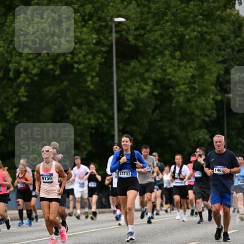 29.06.2025 - hella hamburg halbmarathon Dr. Thomas Lammeyer http://msf.ph/oto/8430201 29.06.2025 10:51:51 Kennedybrücke 1073, 1555, 1593, 1618, 2211, 2320, 2491, 2500, 2981, 3679, 4239, 4342, 5700, 5895, 7240, 8105, 8158, 8270, 9092, 9743, 9758, 10511, 10658, 10903, 11276 meine-sportfotos.de