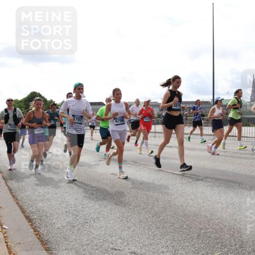29.06.2025 - hella hamburg halbmarathon Lena Gebhardt http://msf.ph/oto/8430213 29.06.2025 10:19:50 Lombardsbrücke 11999, 6797, 1534, 6796, 15323, 14054, 5878, 1059, 1110, 1115, 1145, 1154, 1332, 1534, 1708, 2017, 2064, 2357, 2405, 2441, 2795, 2895, 2918, 2993, 2995, 3278, 3446, 3678, 4108, 4110, 4170, 4539, 4562, 4570, 4737, 4979, 5035, 5123, 5251, 5397, 5449, 5849, 5878, 6444, 6796, 6797, 6872, 6874, 6939, 7137, 7143, 7248, 7249, 7519, 7808, 7836, 7917, 8146, 8387, 8427, 8537, 8575, 8738, 9196, 9856, 10349, 10540, 10550, 10594, 10622, 10701, 11028, 11036 meine-sportfotos.de