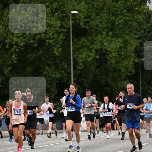 29.06.2025 - hella hamburg halbmarathon Dr. Thomas Lammeyer http://msf.ph/oto/8430220 29.06.2025 10:51:51 Kennedybrücke 1073, 1555, 1593, 1618, 2211, 2320, 2491, 2500, 2981, 3679, 4239, 4342, 5700, 5895, 7240, 8105, 8158, 8270, 9092, 9743, 9758, 10511, 10658, 10903, 11276 meine-sportfotos.de