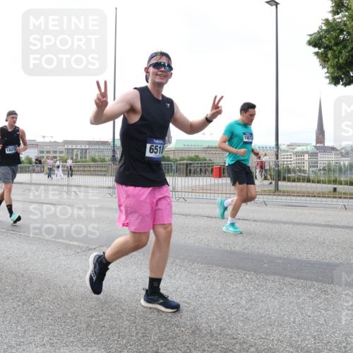29.06.2025 - hella hamburg halbmarathon Lena Gebhardt http://msf.ph/oto/8430271 29.06.2025 10:07:28 Lombardsbrücke 9338, 18218, 6518, 15673, 1173, 1893, 2032, 2136, 2190, 3922, 4262, 4502, 4550, 5242, 5899, 6196, 6517, 6518, 6707, 6713, 6715, 6833, 7019, 7503, 7760, 8744, 9338, 9967, 10212, 10700, 11114, 11394, 11641, 11758, 12378, 12550, 15051, 15673, 16241, 17062, 17895, 18218, 18316, 18721, 19134 meine-sportfotos.de