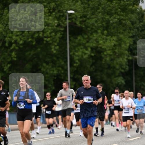29.06.2025 - hella hamburg halbmarathon Dr. Thomas Lammeyer http://msf.ph/oto/8430315 29.06.2025 10:51:53 Kennedybrücke 1073, 1430, 1523, 1593, 1618, 2211, 2320, 2491, 2500, 2981, 3679, 4239, 4342, 5700, 5796, 5895, 7240, 8105, 8158, 8270, 9092, 9743, 9758, 10658, 10903, 11276 meine-sportfotos.de