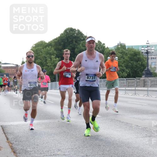 29.06.2025 - hella hamburg halbmarathon Lena Gebhardt http://msf.ph/oto/8430359 29.06.2025 09:44:41 Lombardsbrücke 16377, 8473, 16736, 8731, 12287, 1065, 1827, 2021, 2879, 3075, 3201, 3845, 3968, 4678, 5344, 5367, 7349, 7793, 8473, 8731, 8975, 9079, 10106, 10156, 10173, 10790, 10848, 11877, 12287, 12337, 12369, 13779, 13838, 13956, 14828, 15268, 15576, 15583, 15655, 15880, 16118, 16377, 16508, 16736, 17258, 17354, 18567, 18699, 19114 meine-sportfotos.de