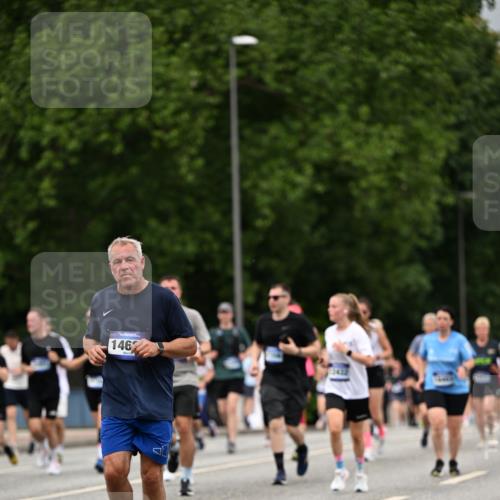 29.06.2025 - hella hamburg halbmarathon Dr. Thomas Lammeyer http://msf.ph/oto/8430403 29.06.2025 10:51:55 Kennedybrücke 1073, 1430, 1523, 1593, 1618, 2211, 2320, 2491, 2500, 2981, 3679, 4239, 4342, 5700, 5796, 7240, 8105, 8158, 8270, 9743, 9758, 10658, 10903, 11276 meine-sportfotos.de