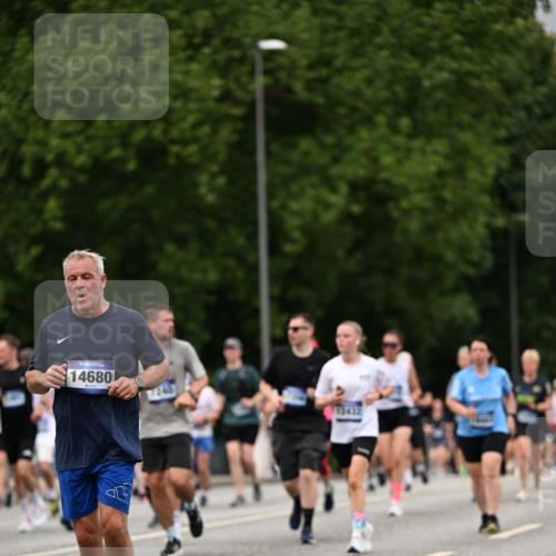 29.06.2025 - hella hamburg halbmarathon Dr. Thomas Lammeyer http://msf.ph/oto/8430426 29.06.2025 10:51:55 Kennedybrücke 1073, 1430, 1523, 1593, 1618, 2211, 2320, 2491, 2500, 2981, 3679, 4239, 4342, 5700, 5796, 7240, 8105, 8158, 8270, 9743, 9758, 10658, 10903, 11276 meine-sportfotos.de