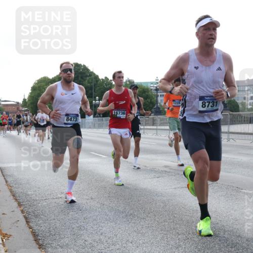 29.06.2025 - hella hamburg halbmarathon Lena Gebhardt http://msf.ph/oto/8430427 29.06.2025 09:44:43 Lombardsbrücke 8473, 16736, 1228, 8731, 1065, 1827, 2021, 2879, 3075, 3201, 3845, 3968, 4678, 5269, 5344, 5367, 6619, 7349, 8473, 8731, 8975, 9079, 10106, 10156, 10173, 10790, 10848, 11877, 12287, 12337, 12369, 13779, 13838, 13956, 14164, 14828, 15268, 15576, 15583, 15655, 15880, 16118, 16377, 16508, 16736, 17258, 17354, 18567, 18699, 19114 meine-sportfotos.de