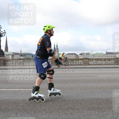 29.06.2025 - hella hamburg halbmarathon Lena Gebhardt http://msf.ph/oto/8430501 29.06.2025 09:00:20 Lombardsbrücke 134, 20038 meine-sportfotos.de