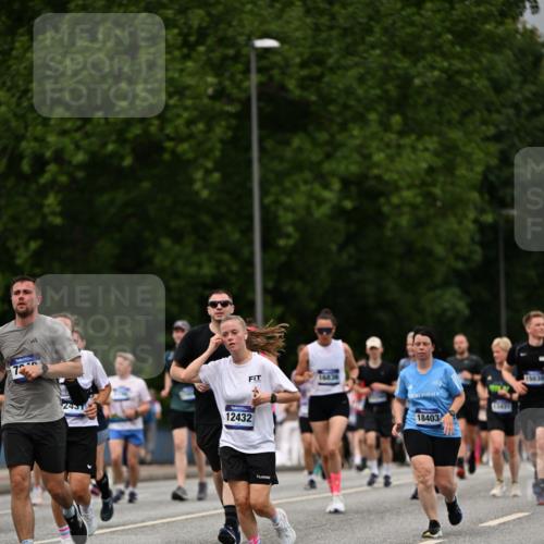 29.06.2025 - hella hamburg halbmarathon Dr. Thomas Lammeyer http://msf.ph/oto/8430508 29.06.2025 10:51:56 Kennedybrücke 1073, 1430, 1523, 1593, 1618, 2211, 2320, 2491, 2500, 2981, 3679, 4239, 4342, 5700, 5796, 7240, 8105, 8158, 8270, 9743, 9758, 10658, 10903, 11276 meine-sportfotos.de