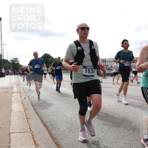 29.06.2025 - hella hamburg halbmarathon Lena Gebhardt http://msf.ph/oto/8430511 29.06.2025 10:19:52 Lombardsbrücke 11999, 12615, 1534, 18371, 18335, 1110, 1115, 1145, 1154, 1332, 1534, 1708, 2017, 2064, 2357, 2405, 2441, 2795, 2895, 2918, 2993, 2995, 3278, 3446, 3678, 4108, 4110, 4170, 4539, 4562, 4570, 4737, 4739, 4979, 5035, 5123, 5251, 5397, 5449, 5849, 5878, 6444, 6796, 6797, 6872, 6874, 6939, 7137, 7248, 7249, 7519, 7808, 7836, 7917, 8146, 8387, 8427, 8537, 8738, 9196, 9856, 10349, 10540, 10550, 10594, 10622, 10701, 11028, 11036 meine-sportfotos.de