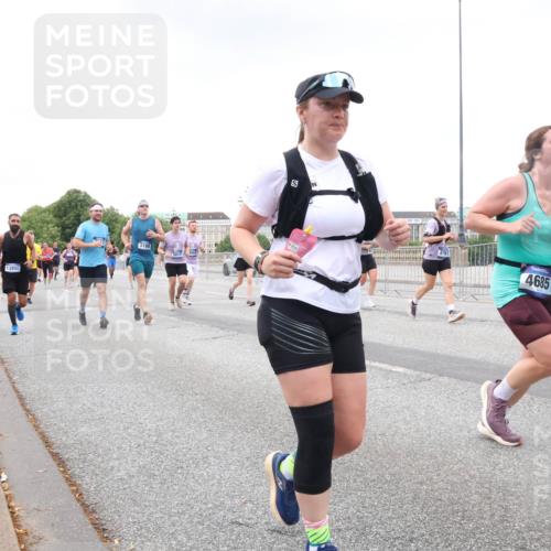 29.06.2025 - hella hamburg halbmarathon Lena Gebhardt http://msf.ph/oto/8430539 29.06.2025 10:54:13 Lombardsbrücke 13850, 3188, 4685, 1017, 1263, 1687, 1744, 1753, 1762, 1779, 1789, 1822, 1949, 2079, 2372, 2532, 2600, 2761, 2854, 3055, 3079, 3187, 3188, 3249, 3364, 3465, 3467, 3557, 3761, 3795, 3857, 4323, 4685, 4720, 4801, 4838, 4971, 5157, 5216, 5309, 5430, 5514, 5804, 5817, 5898, 5933, 5964, 6023, 6039, 6192, 6273, 6279, 6468, 6583, 6987, 6988, 7498, 7614, 7670, 7874, 7946, 8801, 8803, 8867, 8924, 9130, 9138, 9203, 9503, 9572, 10207, 11354, 11390, 11785 meine-sportfotos.de
