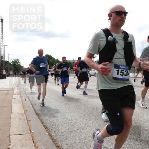 29.06.2025 - hella hamburg halbmarathon Lena Gebhardt http://msf.ph/oto/8430556 29.06.2025 10:19:52 Lombardsbrücke 7917, 11999, 12615, 12618, 153, 1837, 1110, 1115, 1145, 1154, 1332, 1534, 1708, 2017, 2064, 2357, 2405, 2441, 2795, 2895, 2918, 2993, 2995, 3278, 3446, 3678, 4108, 4110, 4170, 4539, 4562, 4570, 4737, 4739, 4979, 5035, 5123, 5251, 5397, 5449, 5849, 5878, 6444, 6796, 6797, 6872, 6874, 6939, 7137, 7248, 7249, 7519, 7808, 7836, 7917, 8146, 8387, 8427, 8537, 8738, 9196, 9856, 10349, 10540, 10550, 10594, 10622, 10701, 11028, 11036 meine-sportfotos.de