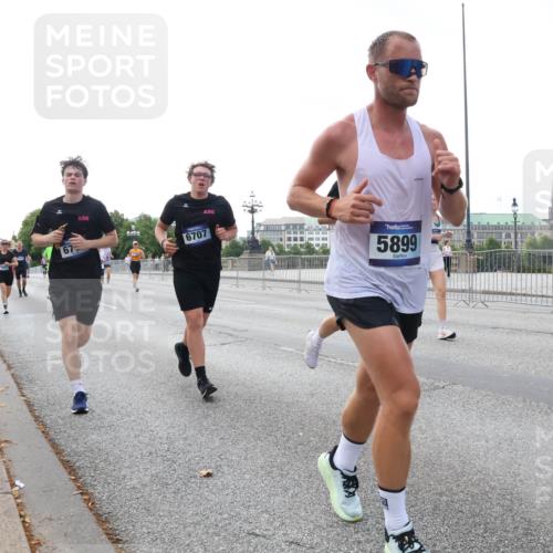 29.06.2025 - hella hamburg halbmarathon Lena Gebhardt http://msf.ph/oto/8430570 29.06.2025 10:07:31 Lombardsbrücke 6707, 5899, 1173, 1893, 2032, 2136, 2190, 3922, 4262, 4502, 4550, 5100, 5242, 5899, 6196, 6517, 6518, 6707, 6713, 6715, 6833, 6918, 7019, 7503, 7760, 9338, 9967, 10212, 10700, 10703, 11114, 11394, 11641, 11758, 12378, 12550, 15051, 15673, 16241, 16539, 17062, 17895, 18218, 18270, 18316, 18721, 19134 meine-sportfotos.de