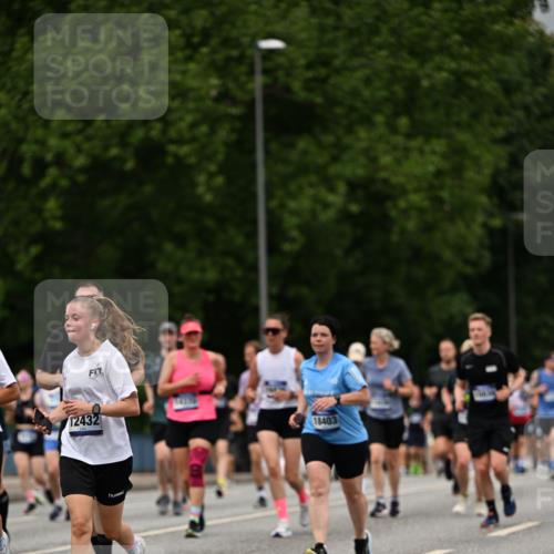 29.06.2025 - hella hamburg halbmarathon Dr. Thomas Lammeyer http://msf.ph/oto/8430585 29.06.2025 10:51:58 Kennedybrücke 1073, 1430, 1523, 1593, 1618, 2163, 2211, 2320, 2407, 2491, 2500, 3679, 4239, 4342, 5700, 5796, 6255, 6256, 7240, 8105, 8158, 8270, 9356, 9743, 9758, 10658, 10777, 10903, 11276 meine-sportfotos.de