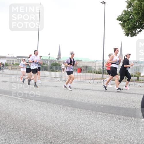 29.06.2025 - hella hamburg halbmarathon Lena Gebhardt http://msf.ph/oto/8430604 29.06.2025 10:54:14 Lombardsbrücke 14904, 12429, 5898, 658, 1417, 1017, 1263, 1687, 1744, 1753, 1762, 1779, 1789, 1822, 1949, 2079, 2372, 2532, 2600, 2761, 2854, 3055, 3079, 3187, 3188, 3249, 3364, 3465, 3467, 3557, 3761, 3795, 3857, 4323, 4685, 4720, 4838, 4971, 5157, 5216, 5309, 5430, 5514, 5804, 5817, 5898, 5933, 5964, 6023, 6039, 6192, 6273, 6279, 6468, 6583, 6987, 6988, 7498, 7614, 7670, 7874, 7946, 8801, 8803, 8867, 8924, 9130, 9138, 9203, 9503, 9572, 10207, 11354, 11390, 11785 meine-sportfotos.de