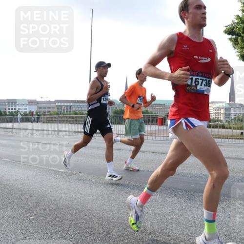29.06.2025 - hella hamburg halbmarathon Lena Gebhardt http://msf.ph/oto/8430610 29.06.2025 09:44:45 Lombardsbrücke 139, 1227, 16736, 1065, 1827, 2021, 2879, 3075, 3201, 3845, 3968, 4678, 5269, 5344, 5367, 6619, 7349, 8473, 8731, 8975, 9079, 10106, 10156, 10173, 10790, 10848, 11877, 12287, 12337, 12369, 13779, 13838, 13956, 14164, 14828, 15268, 15576, 15583, 15655, 15880, 16118, 16377, 16508, 16736, 17258, 17354, 18567, 18699, 19114 meine-sportfotos.de