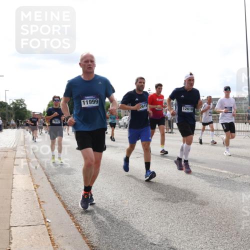 29.06.2025 - hella hamburg halbmarathon Lena Gebhardt http://msf.ph/oto/8430664 29.06.2025 10:19:53 Lombardsbrücke 7917, 11999, 2615, 12618, 1619, 5872, 1110, 1115, 1145, 1154, 1332, 1534, 1708, 2017, 2064, 2357, 2405, 2441, 2795, 2918, 2993, 2995, 3278, 3446, 3678, 4108, 4110, 4170, 4539, 4562, 4570, 4737, 4739, 4979, 5035, 5123, 5251, 5397, 5449, 5659, 5849, 5878, 6444, 6796, 6797, 6872, 6874, 6939, 7137, 7248, 7249, 7519, 7808, 7836, 7917, 8146, 8387, 8427, 8537, 8738, 9196, 9856, 10349, 10540, 10550, 10594, 10622, 10701, 11028, 11036 meine-sportfotos.de