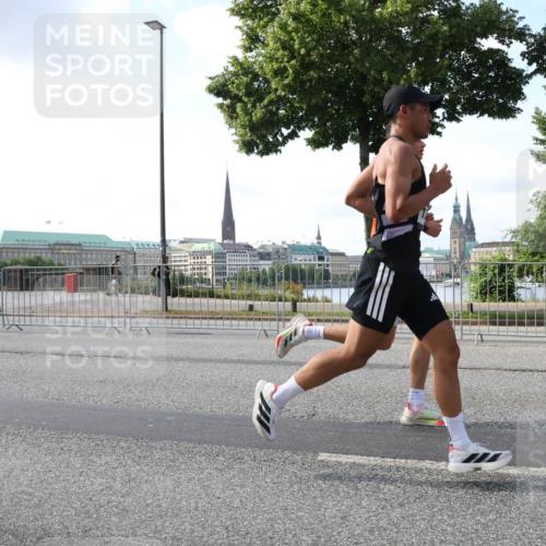 29.06.2025 - hella hamburg halbmarathon Lena Gebhardt http://msf.ph/oto/8430688 29.06.2025 09:44:46 Lombardsbrücke 1065, 1827, 2021, 2879, 3075, 3201, 3845, 3968, 4678, 5269, 5344, 5367, 6619, 7349, 8473, 8731, 8975, 9079, 10106, 10156, 10173, 10790, 10848, 11877, 12287, 12337, 12369, 13779, 13838, 13956, 14164, 14828, 15268, 15576, 15583, 15655, 15880, 16118, 16377, 16508, 16736, 17258, 17354, 18567, 18699, 19114 meine-sportfotos.de
