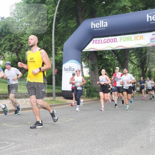 29.06.2025 - hella hamburg halbmarathon KatJ http://msf.ph/oto/8430702 29.06.2025 10:41:58 Zwischen KM18-KM19 1143, 2432, 2448, 4897, 6356, 8223, 8618 meine-sportfotos.de