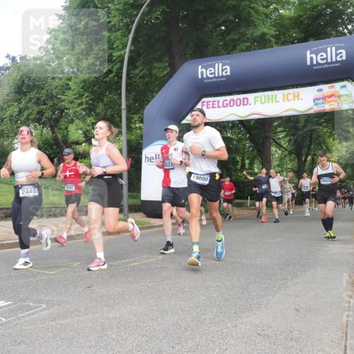 29.06.2025 - hella hamburg halbmarathon KatJ http://msf.ph/oto/8430717 29.06.2025 10:42:00 Zwischen KM18-KM19 1143, 2448, 4231, 4897, 6355, 6356, 8223 meine-sportfotos.de