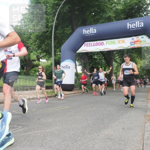 29.06.2025 - hella hamburg halbmarathon KatJ http://msf.ph/oto/8430738 29.06.2025 10:42:01 Zwischen KM18-KM19 1193, 2448, 4231, 4897, 6355, 6356, 8223 meine-sportfotos.de