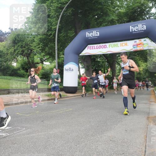 29.06.2025 - hella hamburg halbmarathon KatJ http://msf.ph/oto/8430741 29.06.2025 10:42:01 Zwischen KM18-KM19 1193, 2448, 4231, 4897, 6355, 6356, 8223 meine-sportfotos.de