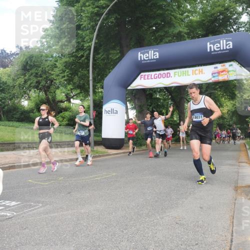 29.06.2025 - hella hamburg halbmarathon KatJ http://msf.ph/oto/8430746 29.06.2025 10:42:01 Zwischen KM18-KM19 1193, 2448, 4231, 4897, 6355, 6356, 8223 meine-sportfotos.de