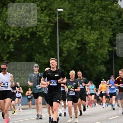 29.06.2025 - hella hamburg halbmarathon Dr. Thomas Lammeyer http://msf.ph/oto/8430773 29.06.2025 10:52:01 Kennedybrücke 1073, 1430, 1523, 1618, 2163, 2211, 2320, 2407, 2491, 2500, 2882, 3679, 4239, 4342, 4974, 5700, 5796, 6255, 6256, 6879, 7240, 8105, 8158, 8270, 9356, 9758, 10658, 10777, 10903, 11276 meine-sportfotos.de