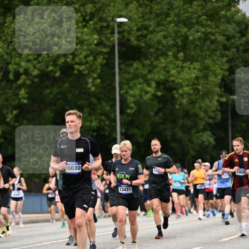 29.06.2025 - hella hamburg halbmarathon Dr. Thomas Lammeyer http://msf.ph/oto/8430795 29.06.2025 10:52:02 Kennedybrücke 1073, 1430, 1523, 1618, 2163, 2211, 2320, 2407, 2491, 2500, 2882, 3679, 4239, 4342, 4974, 5700, 5796, 6255, 6256, 6879, 7240, 8105, 8158, 8270, 9356, 9758, 10658, 10777, 10903, 11276 meine-sportfotos.de