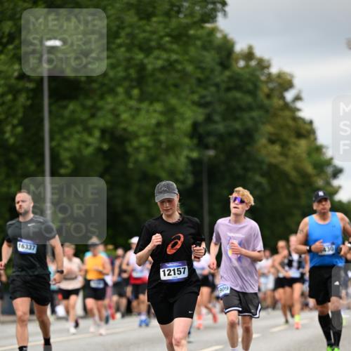 29.06.2025 - hella hamburg halbmarathon Dr. Thomas Lammeyer http://msf.ph/oto/8430868 29.06.2025 10:52:04 Kennedybrücke 1073, 1430, 1434, 1523, 1618, 2163, 2211, 2320, 2407, 2491, 2882, 3679, 4239, 4974, 5796, 6255, 6256, 6879, 7240, 8105, 8158, 8270, 9356, 9758, 10075, 10658, 10777, 10903, 11276 meine-sportfotos.de
