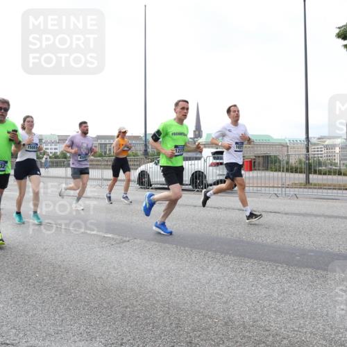 29.06.2025 - hella hamburg halbmarathon Lena Gebhardt http://msf.ph/oto/8430914 29.06.2025 10:07:36 Lombardsbrücke 2032, 15051, 1237, 1021, 1079, 1173, 1893, 2032, 2136, 2190, 2309, 3328, 3922, 4262, 4502, 4550, 5100, 5242, 5899, 6196, 6517, 6518, 6707, 6713, 6715, 6833, 6918, 7019, 7760, 9071, 9338, 9966, 9967, 10212, 10700, 10703, 11114, 11394, 11641, 11758, 12378, 12789, 15051, 15673, 16241, 16539, 16915, 17062, 18218, 18270, 18721, 19134 meine-sportfotos.de