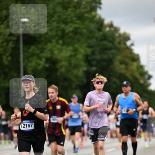 29.06.2025 - hella hamburg halbmarathon Dr. Thomas Lammeyer http://msf.ph/oto/8430919 29.06.2025 10:52:05 Kennedybrücke 1073, 1430, 1434, 1523, 1618, 2163, 2211, 2320, 2407, 2491, 2882, 3679, 4239, 4974, 5796, 6255, 6256, 6879, 7240, 8105, 8158, 8270, 9356, 9758, 10075, 10658, 10777, 10903, 11276 meine-sportfotos.de